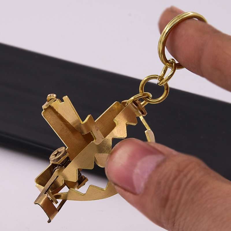 おもちゃのネズミ捕りキーホルダー