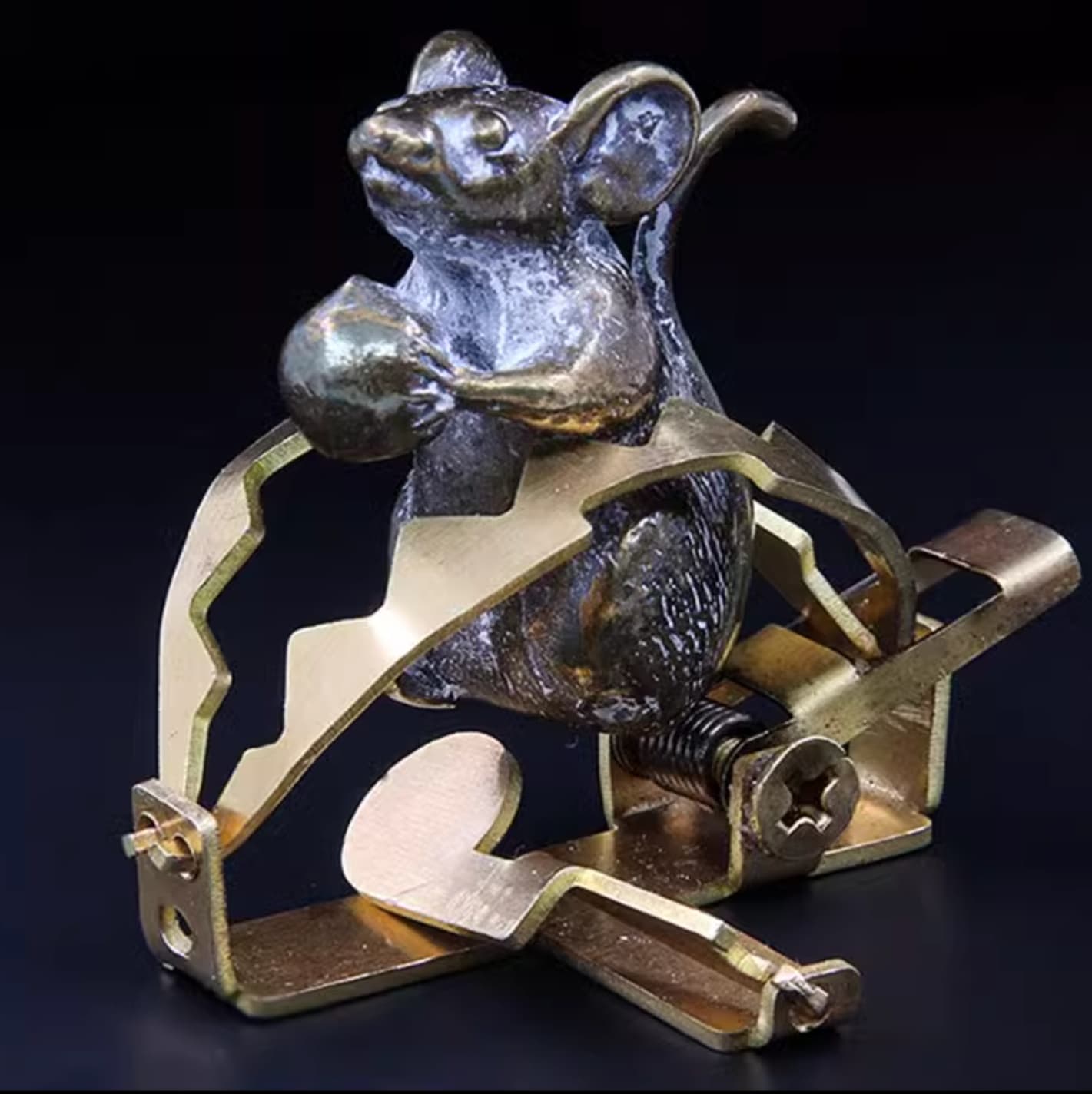 おもちゃのネズミ捕りキーホルダー