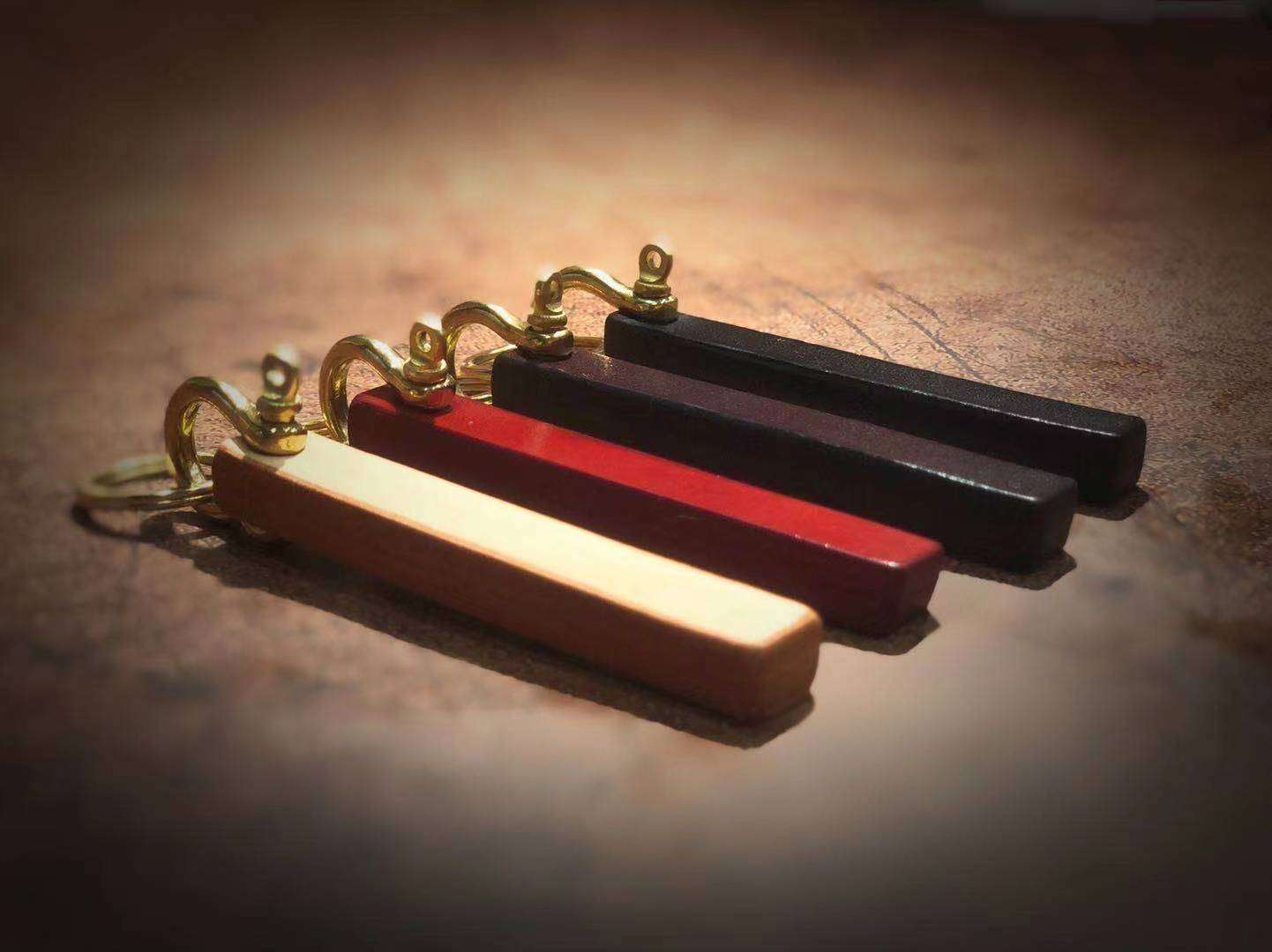 イタリア製牛革のキーリング