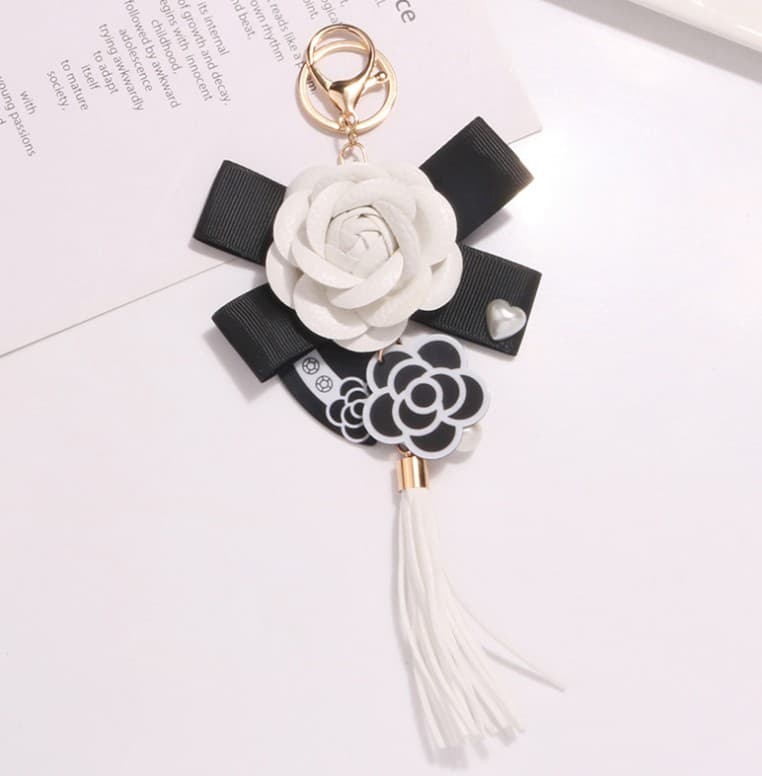 キーリング 薔薇花モチーフ タッセル付きキーホルダー