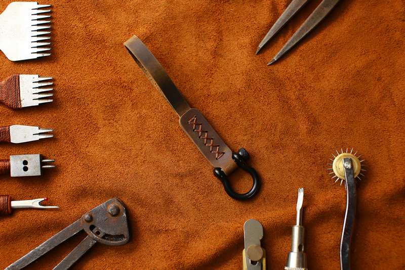 キーリング・キーケース 匠の技が光る革細工キーホルダー