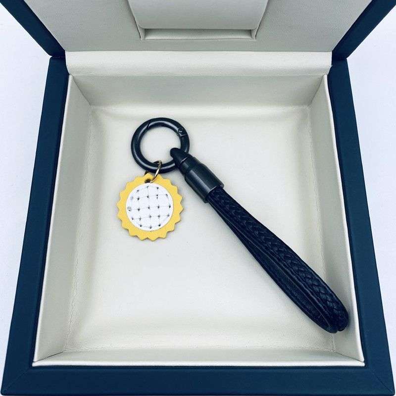 フルーツチャーム付きレザーキーホルダー